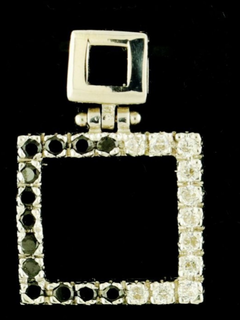 18K White Gold Pendant